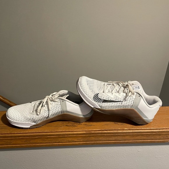 Metcon 6 white gum Clearance